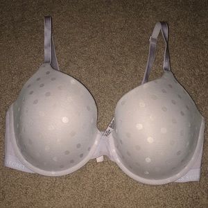 Victoria’s Secret 34DD T-shirt lightly lined bra